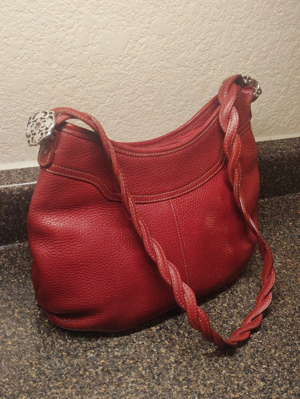 FINAL SALE! ❤️ Brighton Burgundy Dumpling Shoulder Bag Or Crossbody - Picture 4 of 16